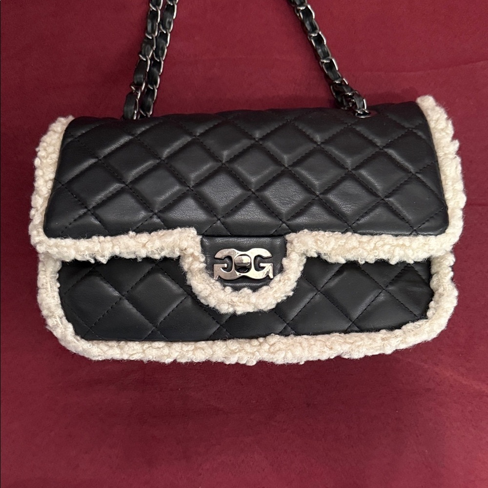 Chic Black Quilted Shoulder Bag with Cream Accents